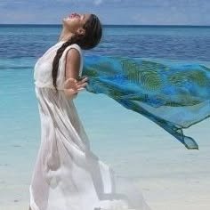 Adoration of the sun and sea, Maldives P