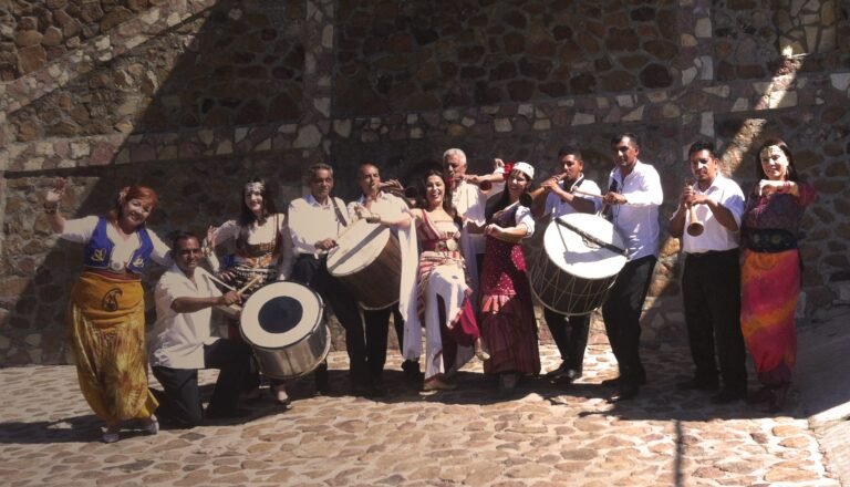 Preparing for the parade, folkloric tour, 2016 B