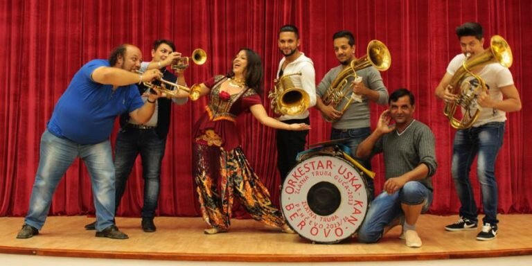 With uska kan orkestar B